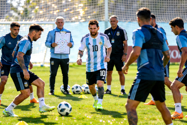 阿根廷国家队梅西带领球队训练备战世界杯